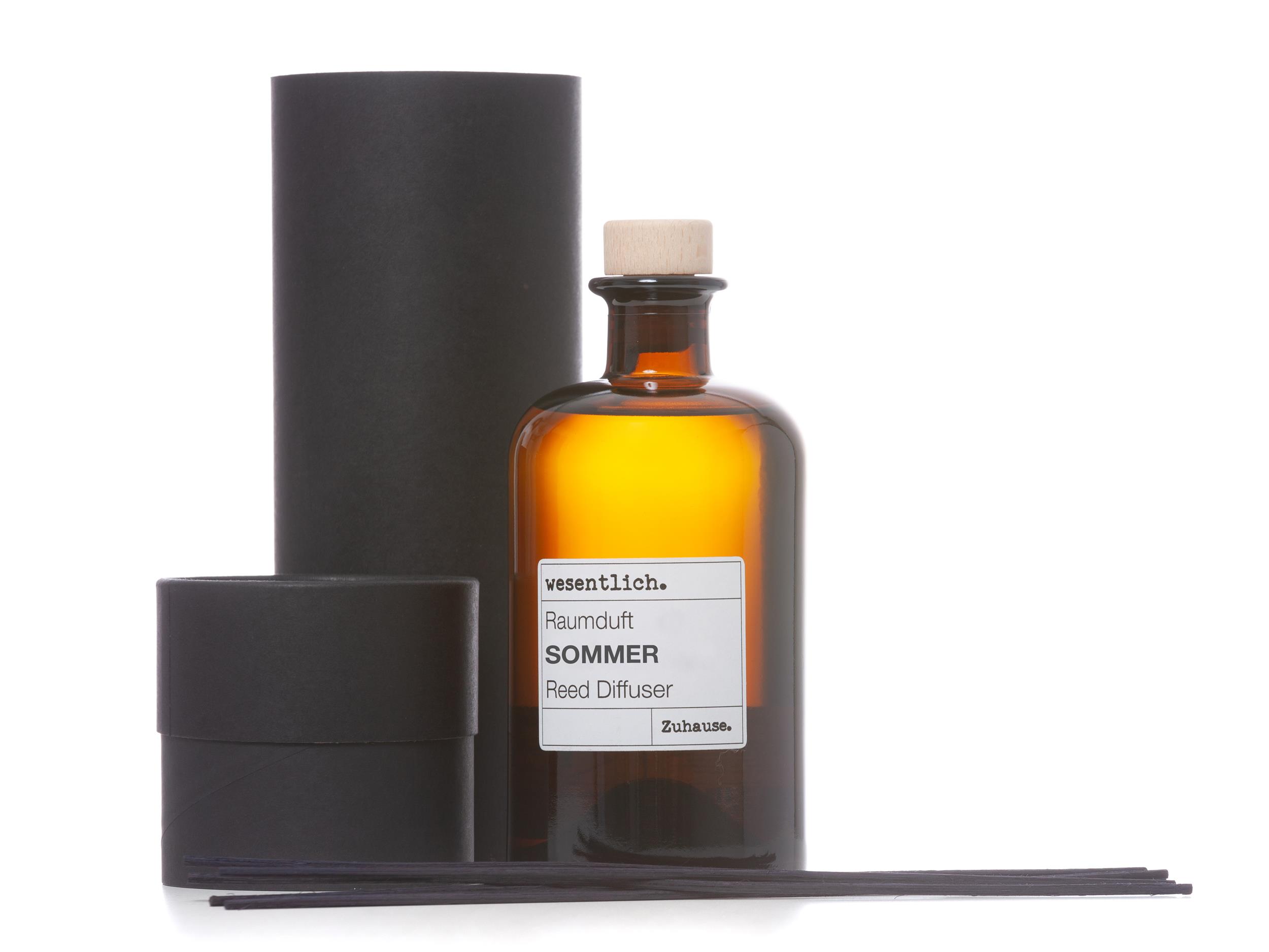 Reed Diffuser Raumduft Sommer (400ml) inkl. 7 Kapillarstäbchen - dekorativer Raumduft von wesentlich. in der Apothekerflasche